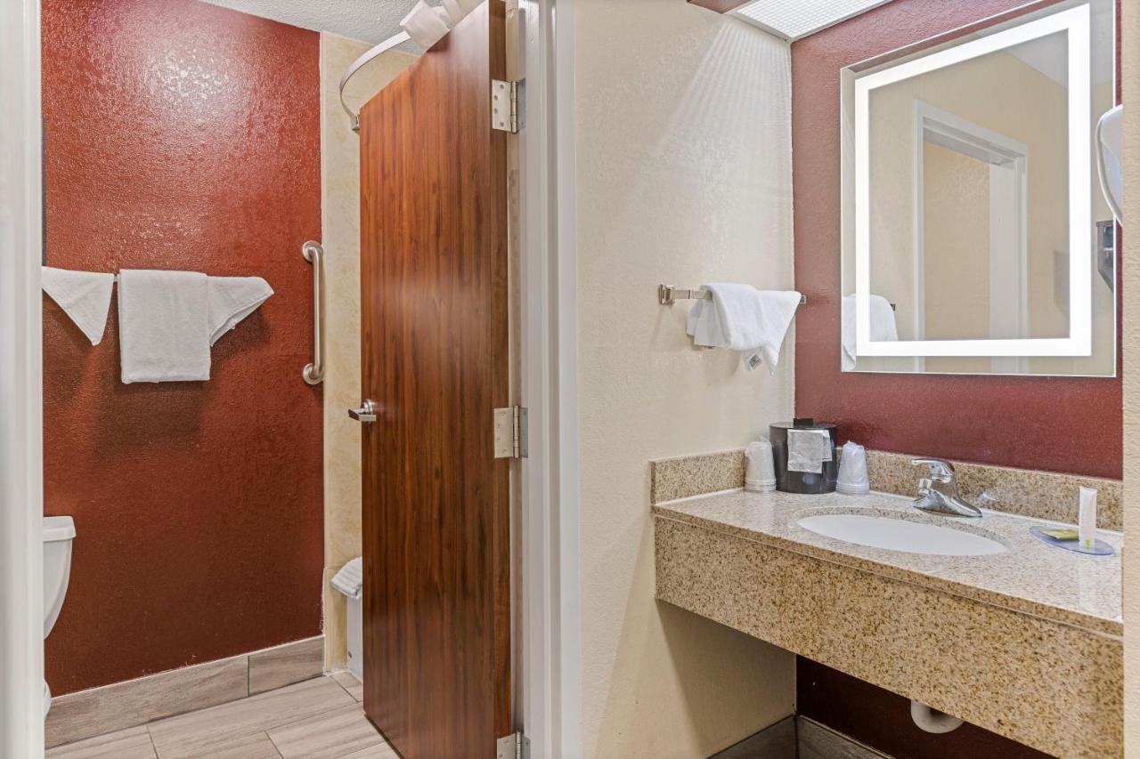 Clarion Pointe Savannah Gateway I-95 Exterior foto